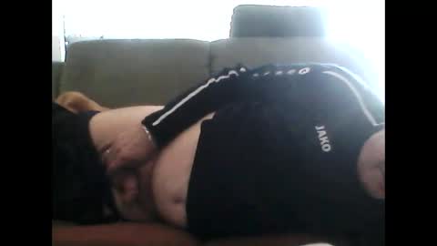 Snapshot of cheesy4444 chatting on February 11, 12:05 pm Tom online show from February 11, 12:05 pm