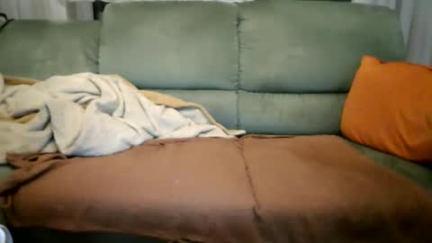 Snapshot of cheesy4444 chatting on November 27, 10:56 pm Tom online show from November 27, 10:56 pm