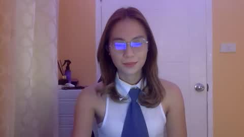 chelly4u69 online show from November 29, 3:53 am