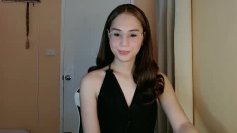 Snapshot of chelly4u69 chatting on February 6, 2:38 am chelly4u69 online show from February 6, 2:38 am