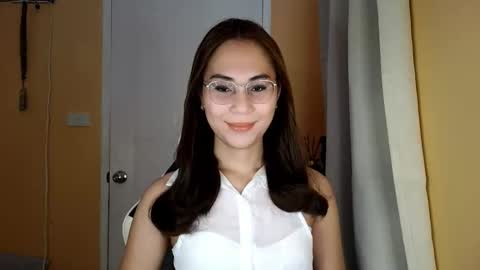 Snapshot of chelly4u69 chatting on February 23, 1:36 am chelly4u69 online show from February 23, 1:36 am