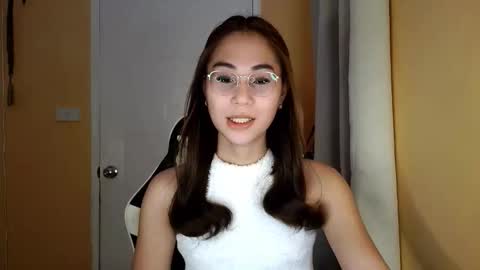 Snapshot of chelly4u69 chatting on February 25, 5:17 am chelly4u69 online show from February 25, 5:17 am