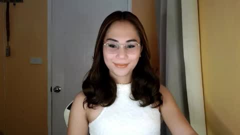 Snapshot of chelly4u69 chatting on March 2, 1:30 am chelly4u69 online show from March 2, 1:30 am