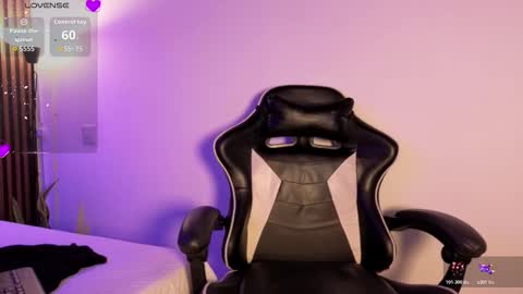 Snapshot of chelsea_dalea chatting on February 25, 9:57 pm chelsea_dalea online show from February 25, 9:57 pm