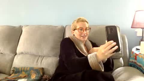 Snapshot of chelseasentra1 chatting on July 15, 4:23 pm Chelsea online show from July 15, 4:23 pm