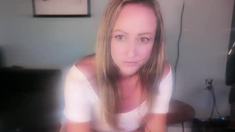 Snapshot of chelseelynn chatting on October 22, 4:24 am chelsee lynn online show from October 22, 4:24 am