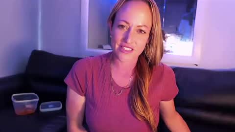 Snapshot of chelseelynn chatting on January 6, 6:28 am chelsee lynn online show from January 6, 6:28 am