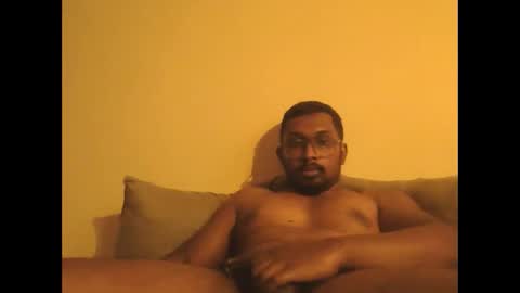 Snapshot of chennaibull1011 chatting on April 20, 11:02 am chennaibull1011 online show from April 20, 11:02 am