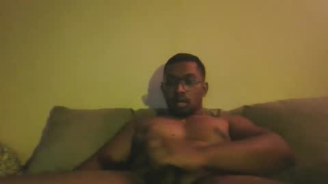 Snapshot of chennaibull1011 chatting on May 5, 6:27 pm chennaibull1011 online show from May 5, 6:27 pm