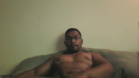 Snapshot of chennaibull1011 chatting on May 9, 9:47 am chennaibull1011 online show from May 9, 9:47 am