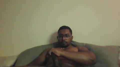 Snapshot of chennaibull1011 chatting on May 14, 10:44 am chennaibull1011 online show from May 14, 10:44 am