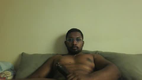 Snapshot of chennaibull1011 chatting on May 27, 6:10 am chennaibull1011 online show from May 27, 6:10 am