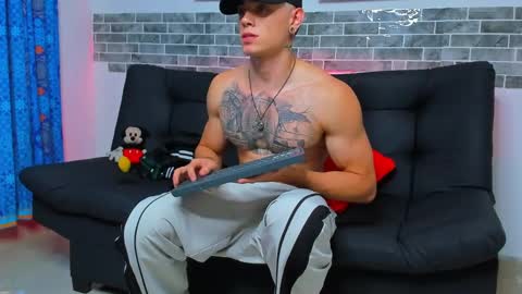 Snapshot of chepe_fit chatting on February 5, 5:30 am chepe vause online show from February 5, 5:30 am