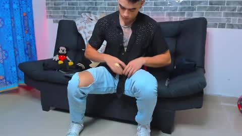 Snapshot of chepe_fit chatting on February 6, 12:54 am chepe vause online show from February 6, 12:54 am