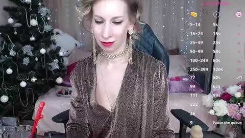 Snapshot of cherishsia chatting on December 11, 2:33 pm Adriana online show from December 11, 2:33 pm
