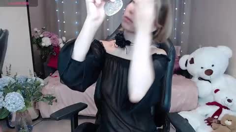 Snapshot of cherishsia chatting on October 13, 6:24 am Adriana online show from October 13, 6:24 am