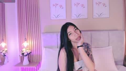 Snapshot of cherlyn_1 chatting on May 11, 2:45 pm cherlyn_1 online show from May 11, 2:45 pm