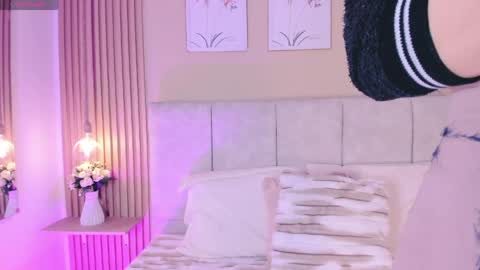 Snapshot of cherlyn_1 chatting on May 23, 3:27 pm cherlyn_1 online show from May 23, 3:27 pm