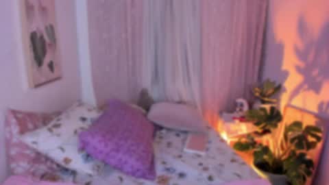 Snapshot of cherries_and_wine_ chatting on May 7, 11:54 pm cherries_and_wine_ online show from May 7, 11:54 pm