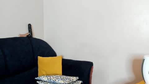 Snapshot of cherry_falls chatting on February 19, 7:43 pm cherry_falls online show from February 19, 7:43 pm