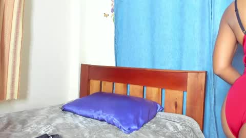 Snapshot of cherry_falls chatting on April 28, 2:27 am cherry_falls online show from April 28, 2:27 am