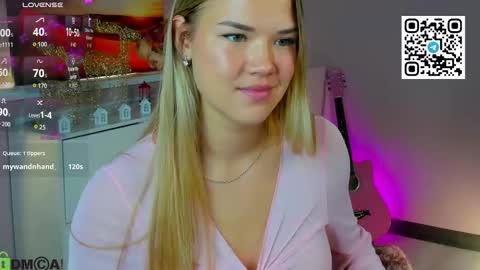 Snapshot of cherry_lexi chatting on February 20, 6:26 am Lexi online show from February 20, 6:26 am