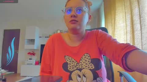mayra online show from October 13, 7:19 am