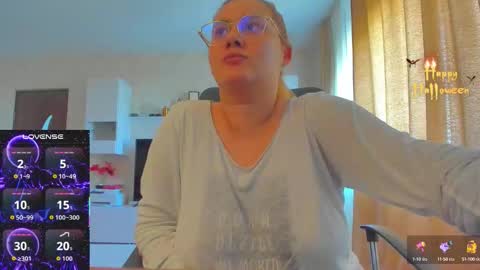 mayra online show from October 21, 10:27 am