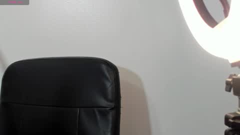 Snapshot of cherry_skinnyy_ chatting on August 1, 4:01 am cherry online show from August 1, 4:01 am