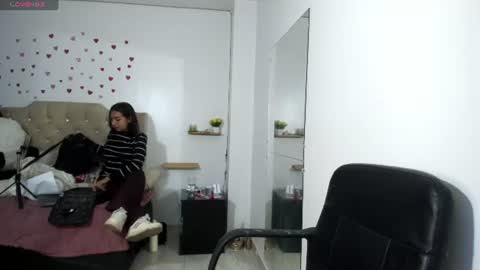 Snapshot of cherry_skinnyy_ chatting on August 6, 2:46 am cherry online show from August 6, 2:46 am
