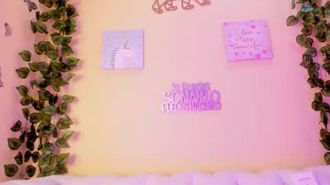 Snapshot of cherry_sussan chatting on December 13, 9:24 am Sussan Cherry online show from December 13, 9:24 am