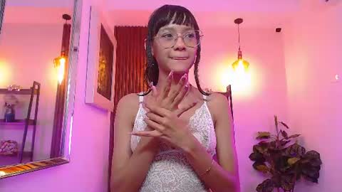 Snapshot of cherry_vixen_ chatting on June 27, 12:22 pm Sery online show from June 27, 12:22 pm