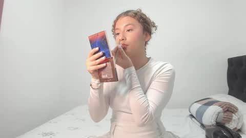 Snapshot of cherryblossom_23 chatting on April 6, 11:27 pm cherryblossom_23 online show from April 6, 11:27 pm