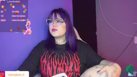  dayis independent model  online show from December 29, 8:00 am