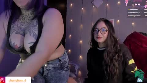  dayis independent model  online show from January 28, 8:47 am