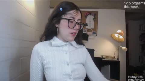 Sarah Prez online show from February 18, 4:30 am