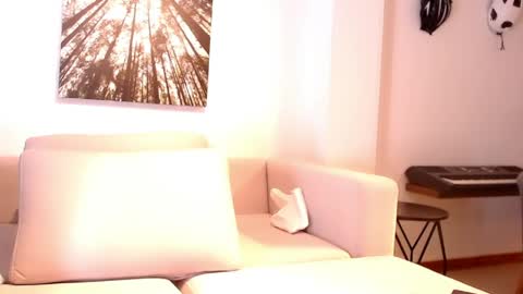 Anna online show from April 4, 2:47 pm