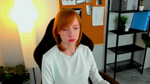 cherrycrushlove online show from May 7, 6:19 am