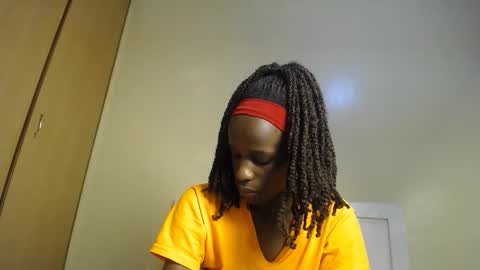 cherrycuddle2 online show from December 20, 4:08 am