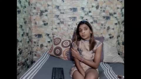 Snapshot of cherryindian694u chatting on April 25, 5:10 am leah is the name online show from April 25, 5:10 am