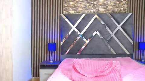 Cheryl online show from November 26, 4:02 am