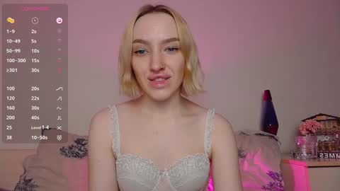 Snapshot of cherylmason chatting on December 7, 2:53 am Cheryl online show from December 7, 2:53 am