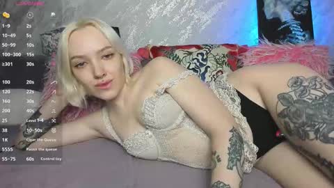 Cheryl online show from November 27, 10:45 pm