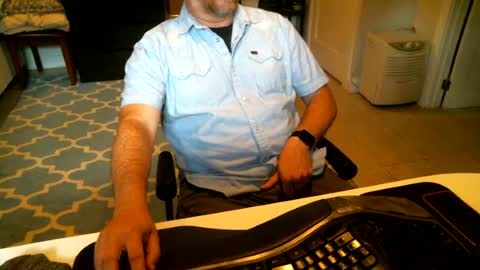 Snapshot of chesbayboy chatting on June 15, 6:54 pm chesbayboy online show from June 15, 6:54 pm