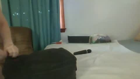 Snapshot of chevybear69 chatting on June 16, 1:58 pm Jade and Thomas online show from June 16, 1:58 pm