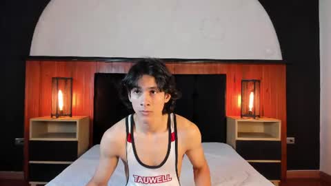 Snapshot of cheys_mast chatting on June 29, 7:58 pm Cheys online show from June 29, 7:58 pm