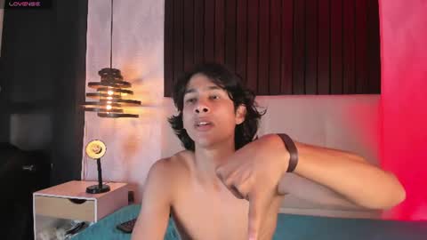 Snapshot of cheys_mast chatting on July 22, 1:14 pm Cheys online show from July 22, 1:14 pm