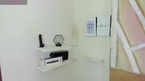 Snapshot of chhloe69 chatting on February 24, 8:40 pm chhloe69 online show from February 24, 8:40 pm