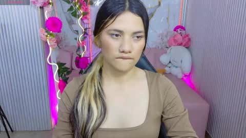 Snapshot of chiara_tay chatting on June 2, 7:16 pm Chiara online show from June 2, 7:16 pm