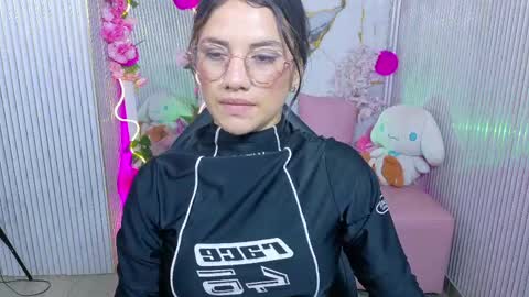 Snapshot of chiara_tay chatting on June 6, 7:29 pm Chiara online show from June 6, 7:29 pm